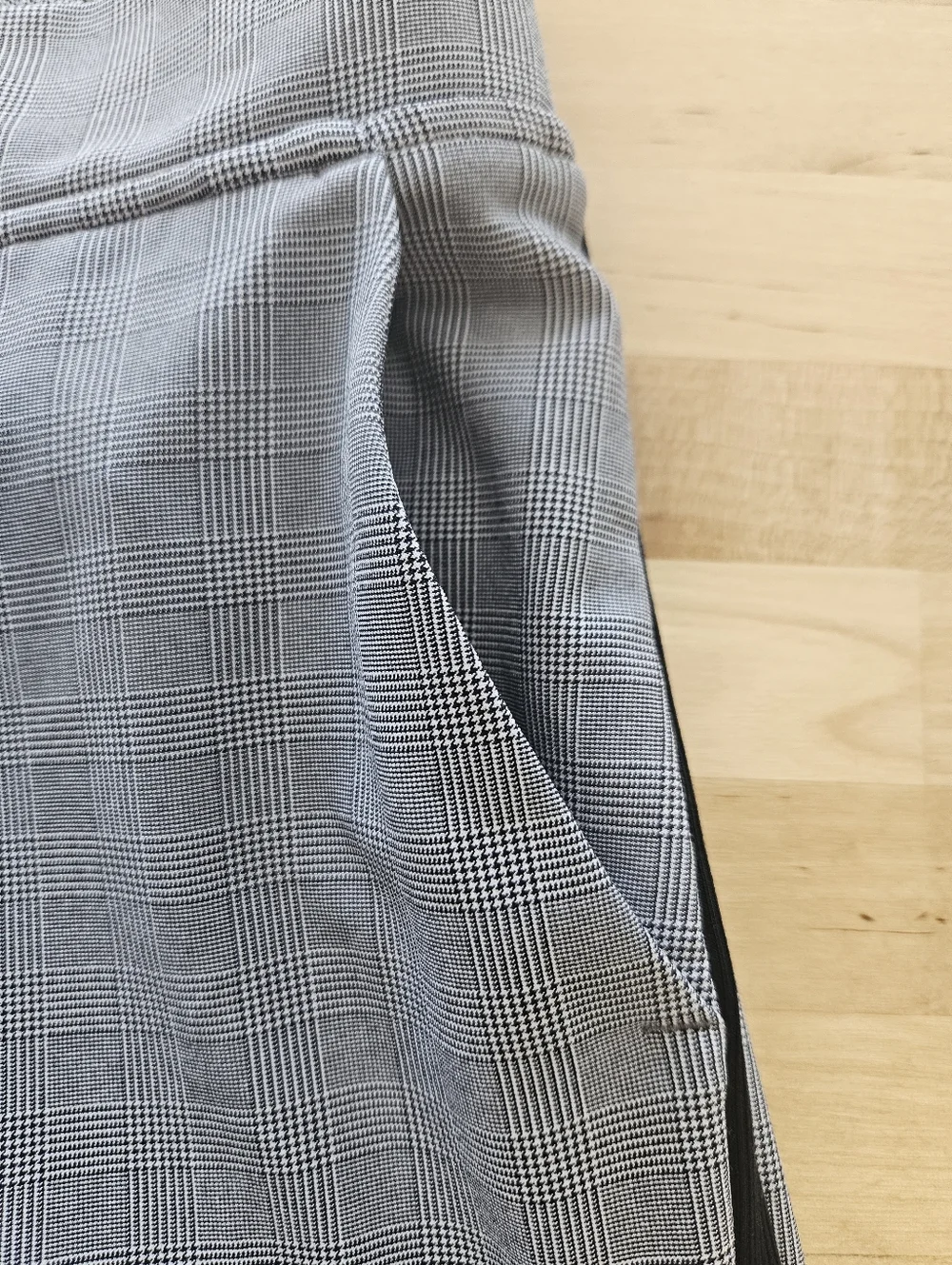ATHLETA Brooklyn Glen Plaid Pull On Pant Sz 10T Gray Black Travel Athleisure - Picture 9 of 16
